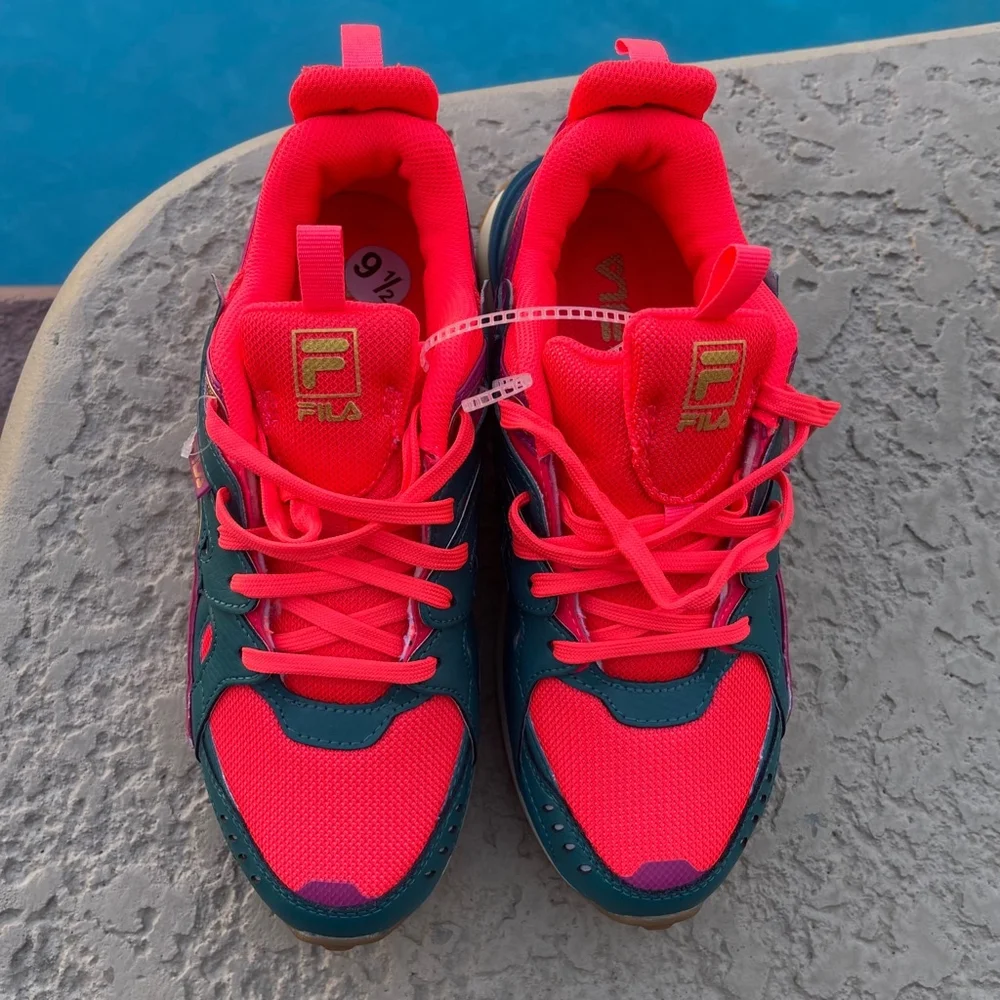 Fila women’s Sneakers, Red Teal, Size 9 1/2 new - Picture 3 of 7